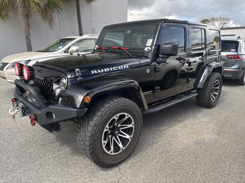 Used 2015 Jeep Wrangler Unlimited Rubicon w/ Connectivity Group image 3