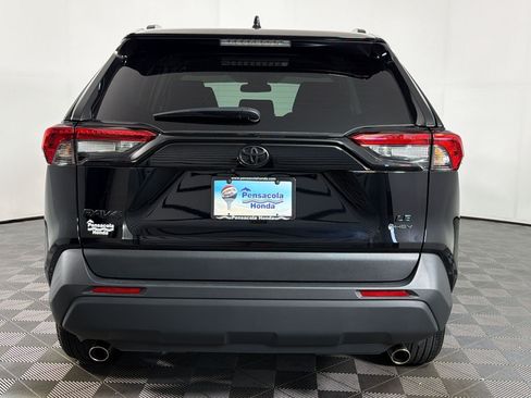 Used 2025 Toyota RAV4 LE AWD/4WD image 8