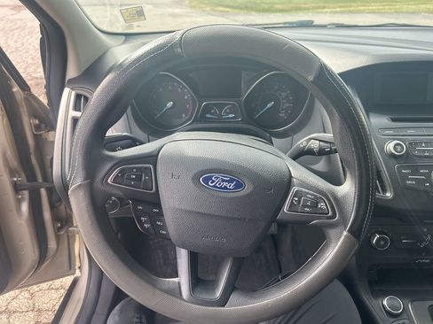 Used 2017 Ford Focus SE FWD image 14