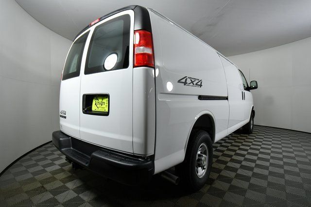 New 2025 Chevrolet Express 3500 Extended RWD image 11