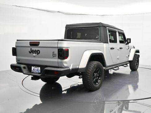 Used 2022 Jeep Gladiator Willys image 5