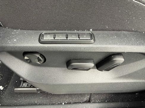 New 2026 Volkswagen Atlas Cross Sport SEL R-Line image 8