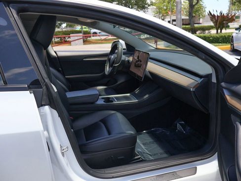 Used 2023 Tesla Model 3 Standard Range RWD image 31