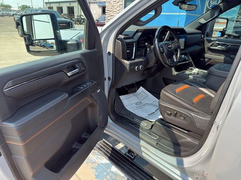 Used 2025 GMC Sierra 3500 AT4 w/ AT4 Premium Plus Package AWD/4WD image 14