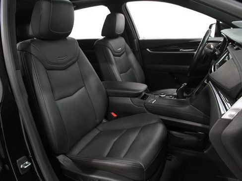 Used 2023 Cadillac XT5 Premium Luxury image 18