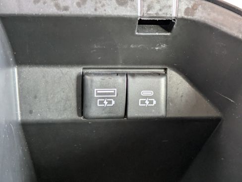 Used 2021 Toyota Camry SE image 27