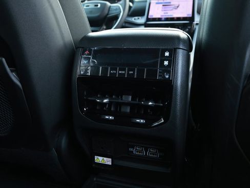 New 2025 Jeep Grand Cherokee L Limited w/ Trailer Tow Package image 31