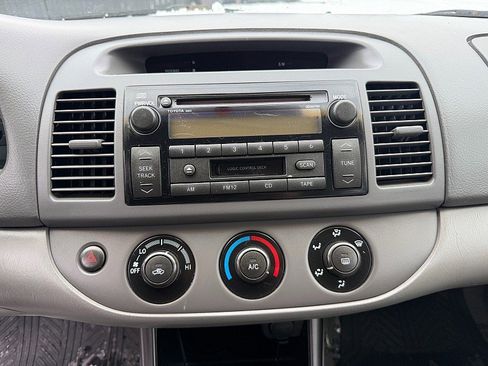 Used 2003 Toyota Camry LE image 12
