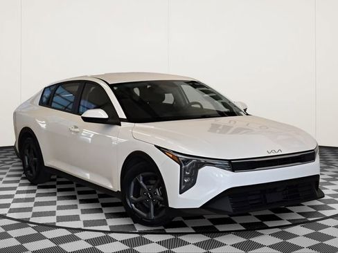 Used 2025 Kia K4 image 1