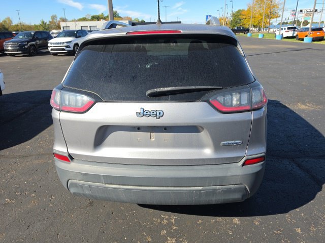 Used 2019 Jeep Cherokee Latitude w/ Cold Weather Group FWD image 4