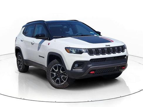Used 2026 Jeep Compass Trailhawk w/ Sun, Sound & Navigation Group AWD/4WD image 1