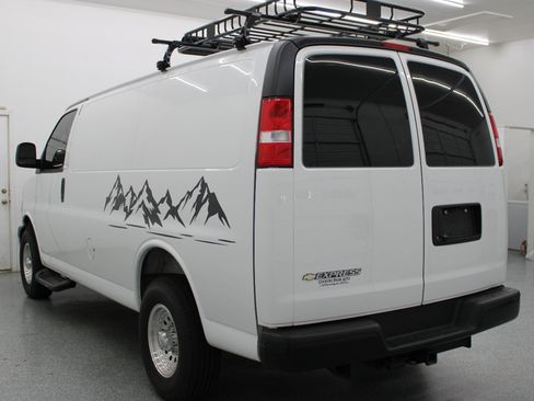 Used 2025 Chevrolet Express 2500 w/ Driver Convenience Package RWD image 6