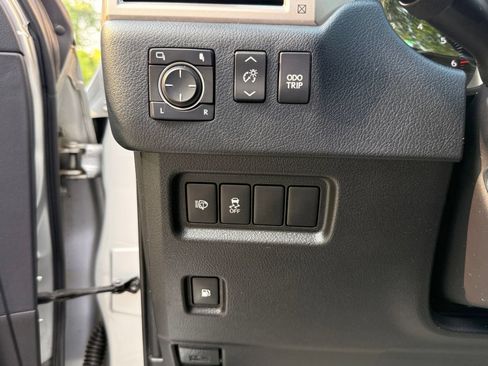 Used 2016 Lexus GX 460 w/ Premium Package AWD/4WD image 41