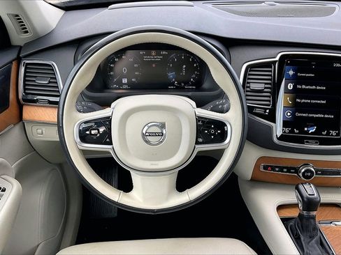 Used 2022 Volvo XC90 T6 Momentum w/ Advanced Package image 8