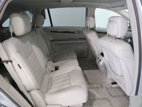 Used 2010 Mercedes-Benz R 350 4MATIC image 11