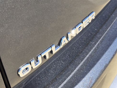 New 2025 Mitsubishi Outlander SEL image 7