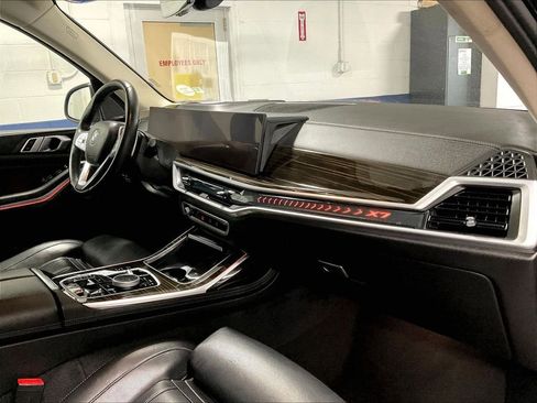 Used 2025 BMW X7 xDrive40i AWD/4WD image 13