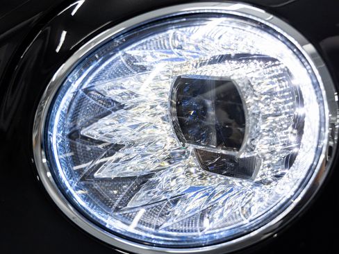 Used 2023 Bentley Flying Spur V8 image 15