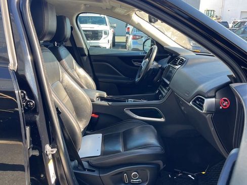 Used 2019 Jaguar F-PACE Prestige image 8