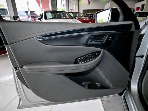 Used 2019 Chevrolet Impala LT FWD image 15