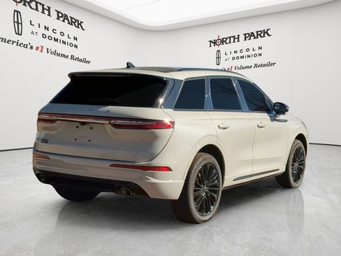 New 2026 Lincoln Corsair Reserve w/ Jet Appearance Package FWD image 3