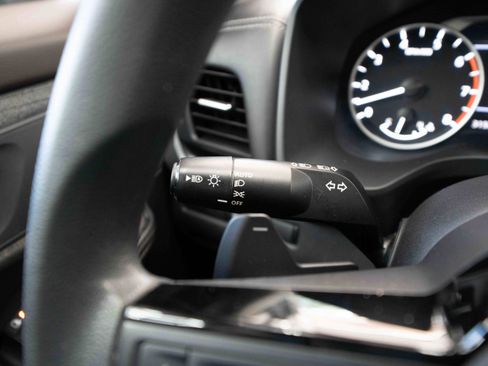 Used 2023 Nissan Rogue SV image 13