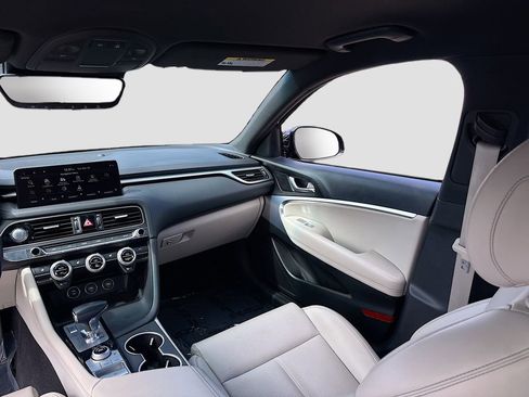 Used 2023 Genesis G70 2.0T image 23