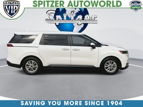 Used 2023 Kia Carnival LX FWD image 10