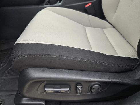 Certified 2025 Honda CR-V EX image 11