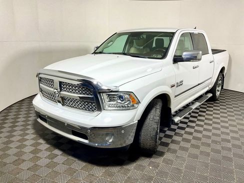 Used 2018 RAM 1500 Laramie w/ Convenience Group AWD/4WD image 12