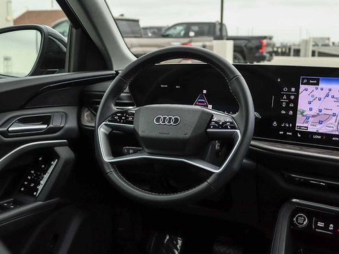 Used 2025 Audi Q5 Premium w/ Convenience Package AWD/4WD image 20