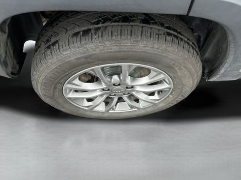 Used 2022 Jeep Cherokee Latitude Lux w/ Sun & Sound Group AWD/4WD image 30