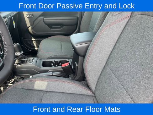 New 2025 Jeep Gladiator Rubicon w/ Convenience Group image 13