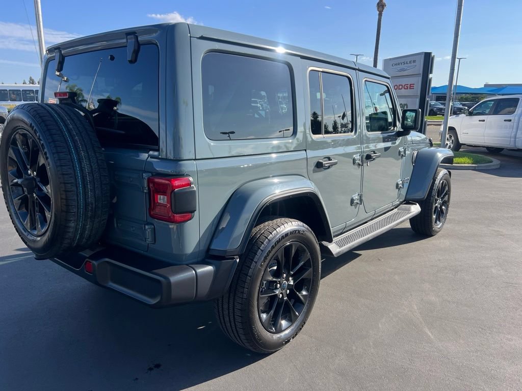 Used 2025 Jeep Wrangler Unlimited Sahara AWD/4WD image 9