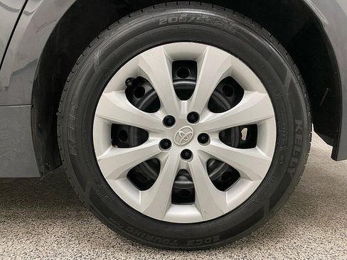 Used 2023 Toyota Corolla Hybrid Sedan image 25