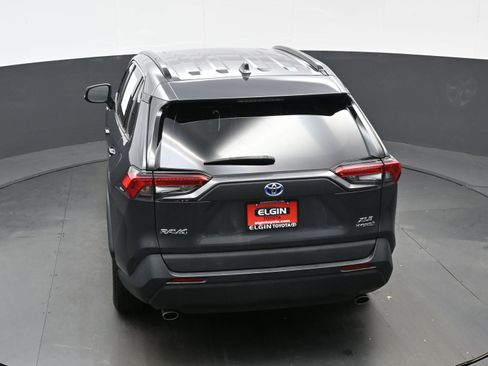 Used 2020 Toyota RAV4 XLE image 39