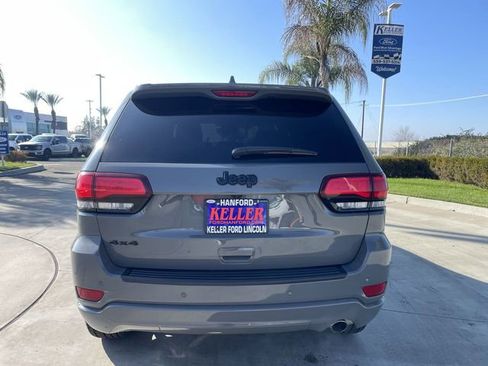 Used 2022 Jeep Grand Cherokee Laredo X image 7