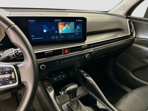 Used 2024 Kia Sorento S image 26