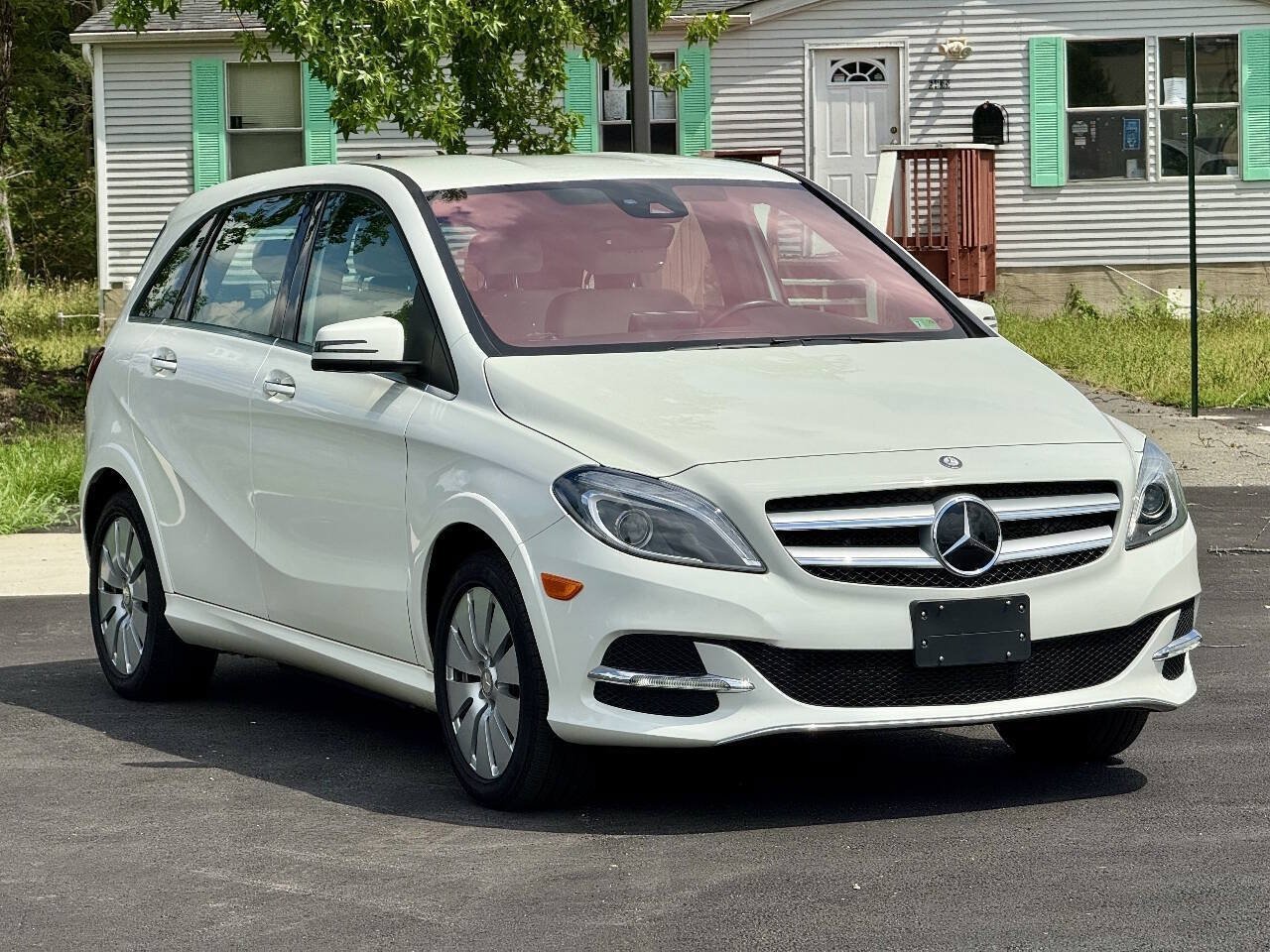Used 2015 Mercedes-Benz B 250e image 1