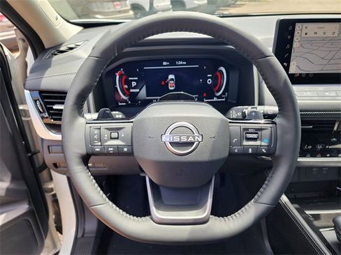 New 2025 Nissan Rogue Platinum w/ Tech Package image 10