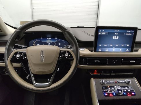 Used 2020 Lincoln Aviator Reserve w/ Equipment Group 202A image 22