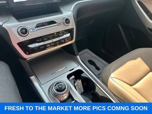 Used 2022 Ford Explorer XLT w/ Equipment Group 202A AWD/4WD image 40