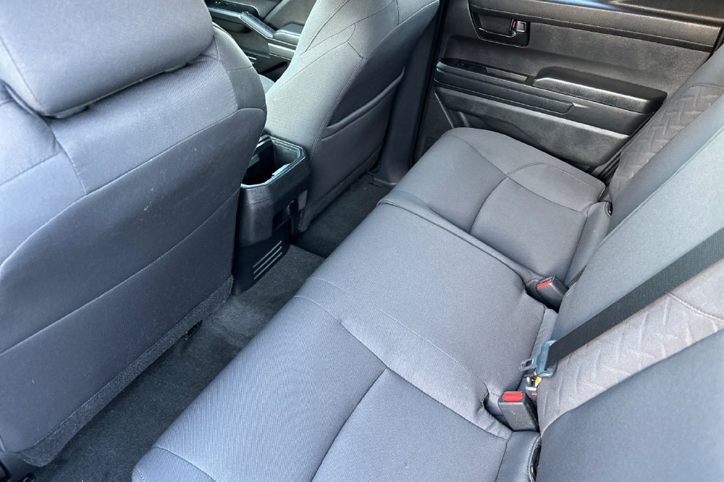 Used 2025 Toyota Tacoma SR5 AWD/4WD image 15
