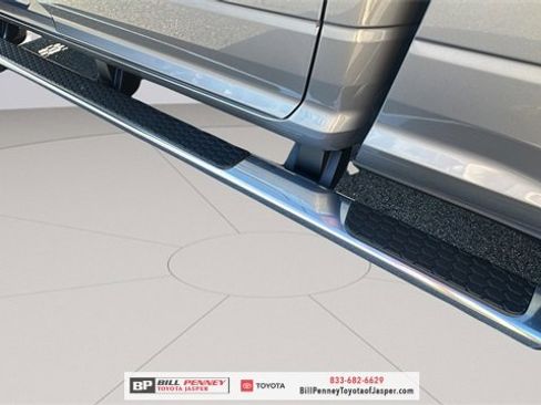 Used 2024 RAM 2500 Tradesman w/ Chrome Appearance Group image 18