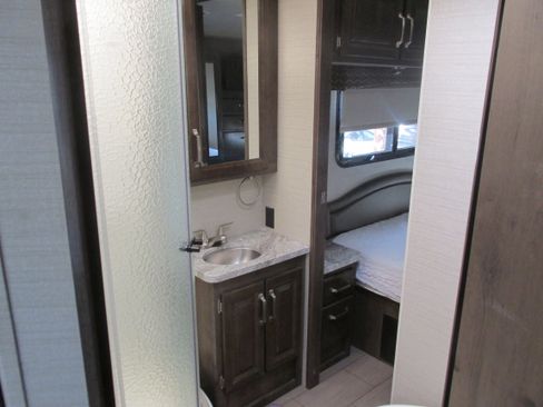 Used 2019 Ford E-450 and Econoline 450 Super Duty w/ Motorhome Prep Package image 23