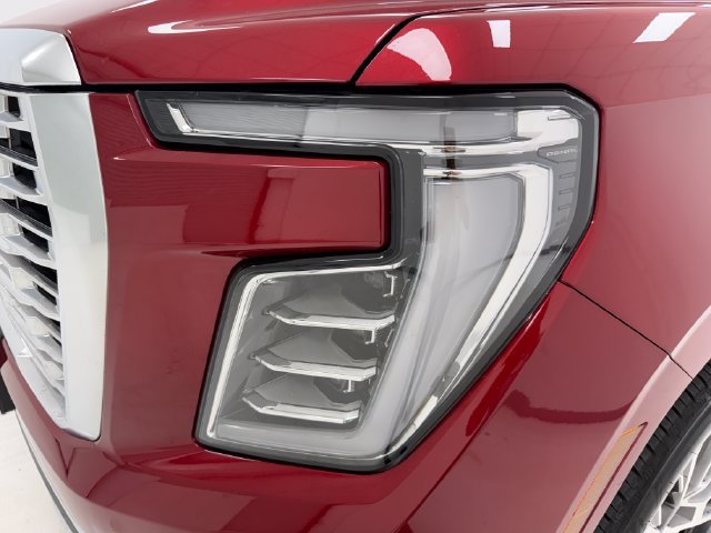 Used 2026 GMC Yukon XL Denali w/ Denali Reserve Package RWD image 6