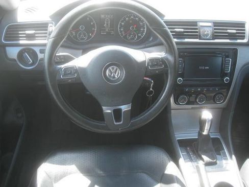 Used 2015 Volkswagen Passat 1.8T SE image 12