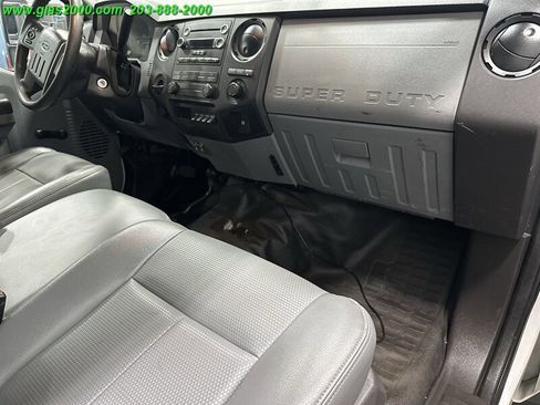 Used 2015 Ford F550 4x4 SuperCab Super Duty image 5