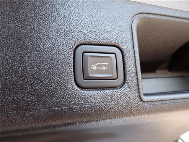 Used 2023 GMC Terrain AT4 AWD/4WD image 9
