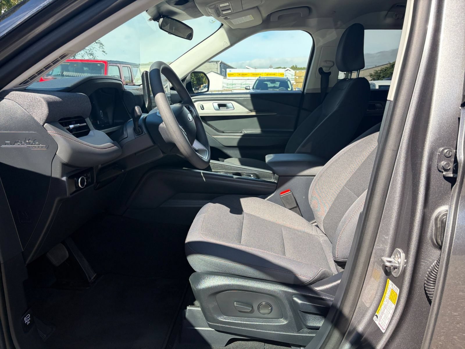 Used 2026 Ford Explorer Active AWD/4WD image 26